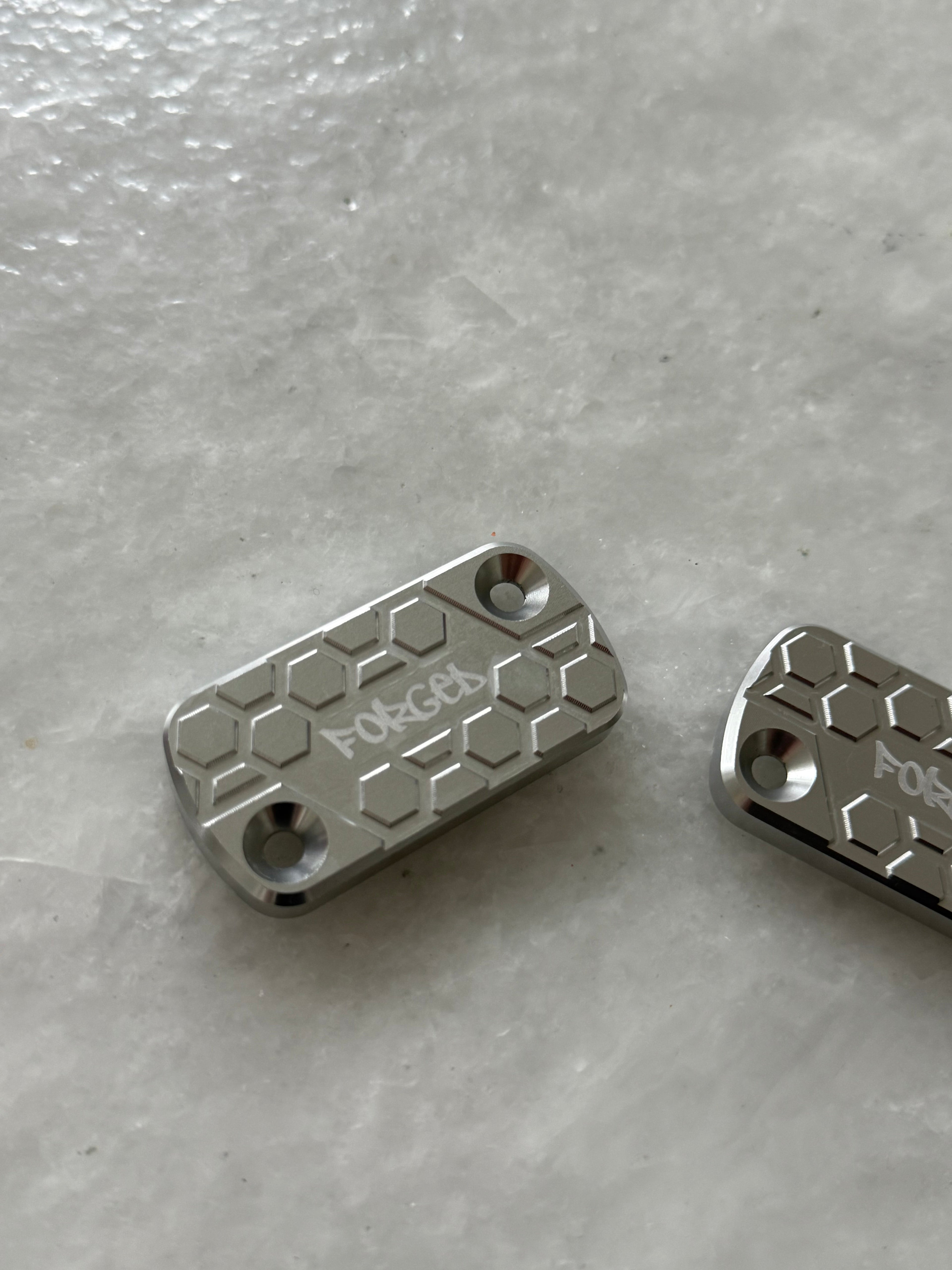 Surron Ultra Bee Brake Reservoir Cap | CNC Metal Upgrade (Black & Chrome) Forged Racing
