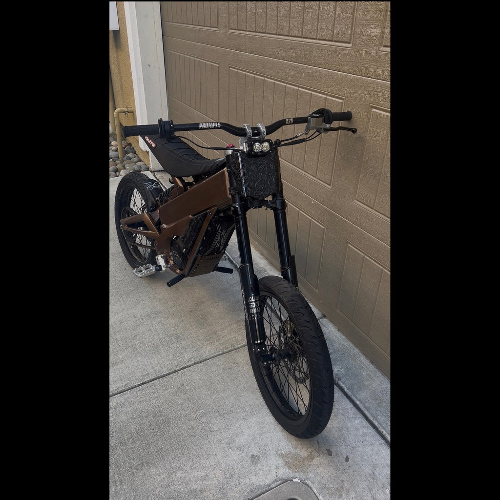 Carbon/Glossy Black Motocutz Plate Axis Studios