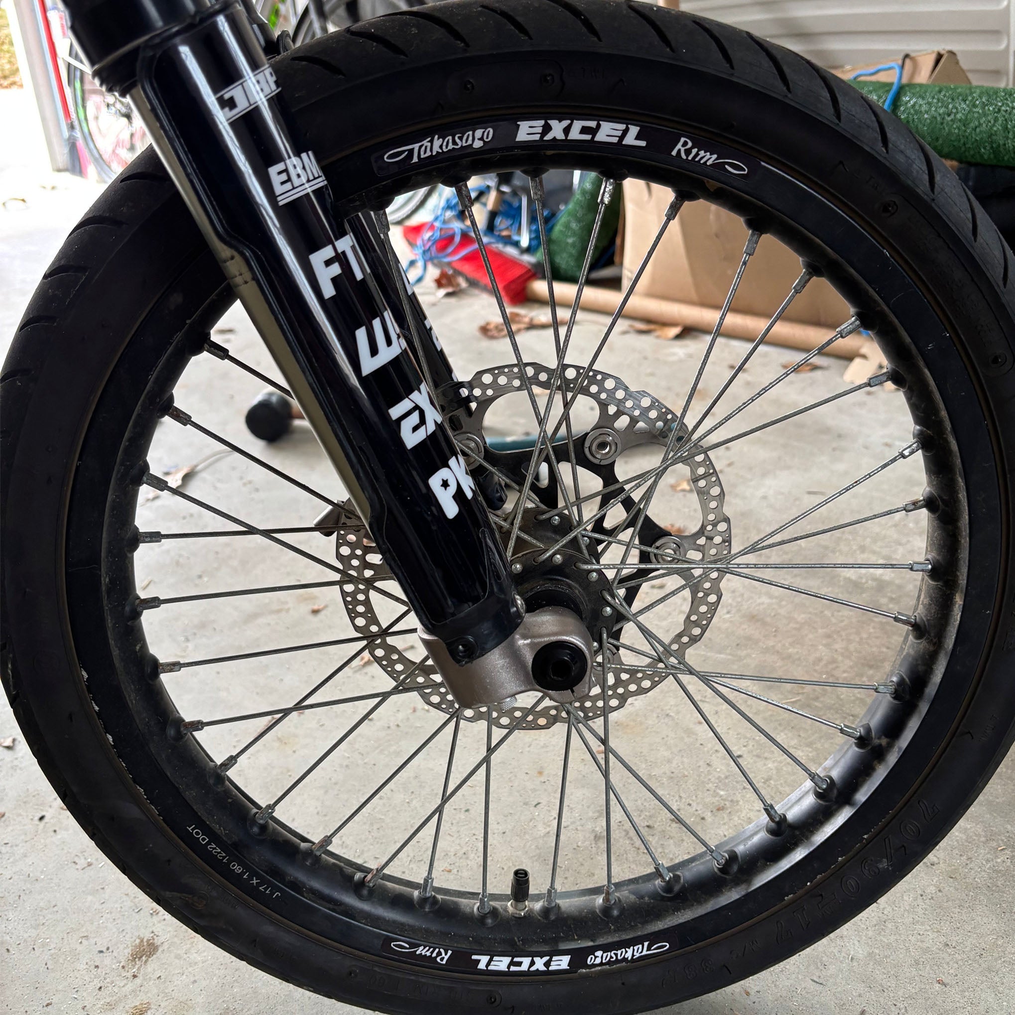 Excel rim decal set, 8-piece wheel sticker kit – close-up detail