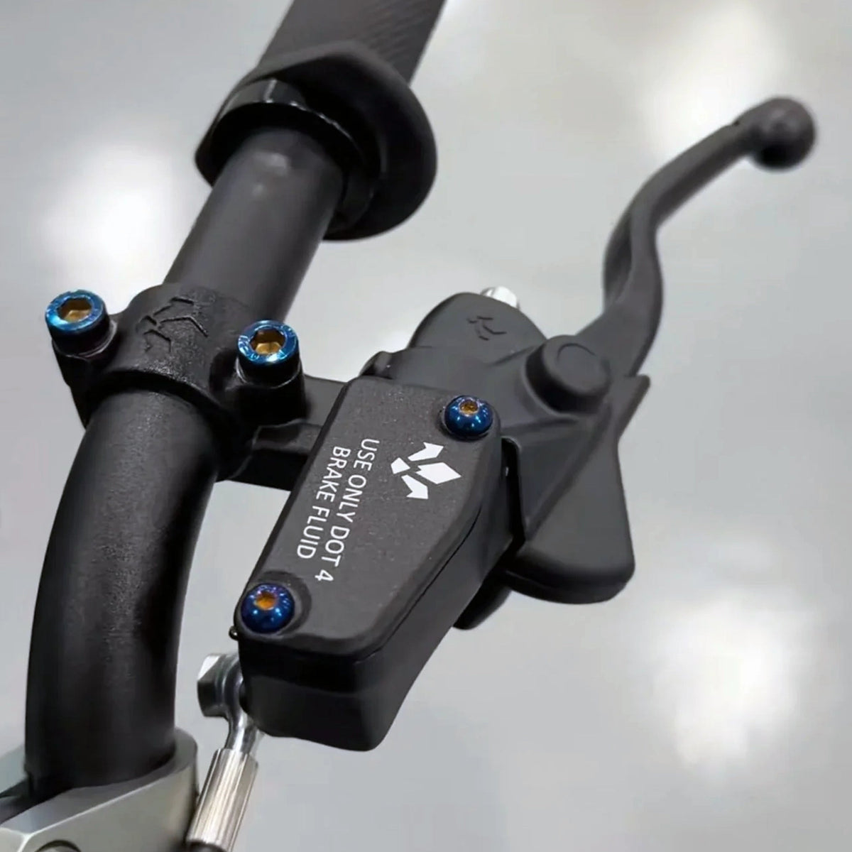 Formula Hydraulic Brake Reservoir Bolts (2-Piece) Tirider
