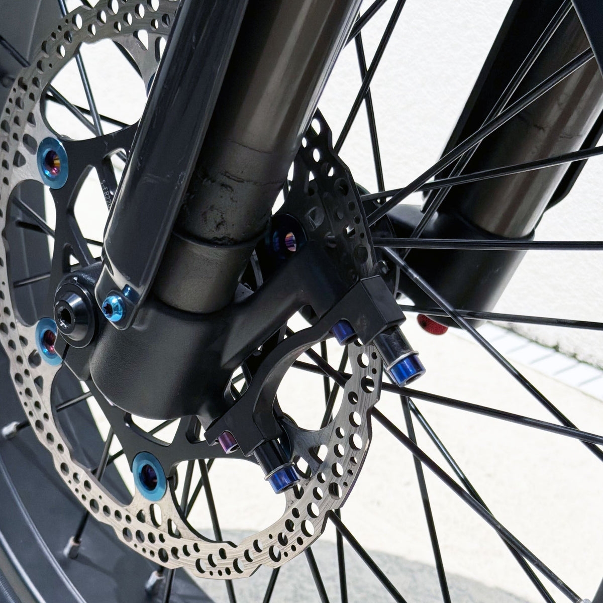 Ghostcat F4X and F3X titanium bolt kit V2, 28-piece set – alternate angle